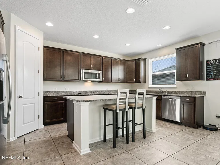 3315 Ridgeview Dr — Photo 6