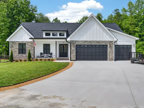 355 Shadows Lawn Dr, Athens, TN 37303