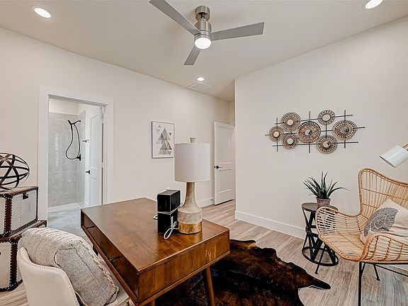 5th image of 2905 Nagle St #2905