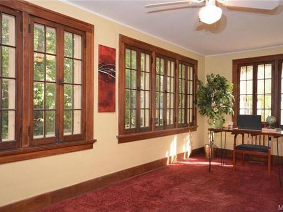 Extra room - office or additional bedroom