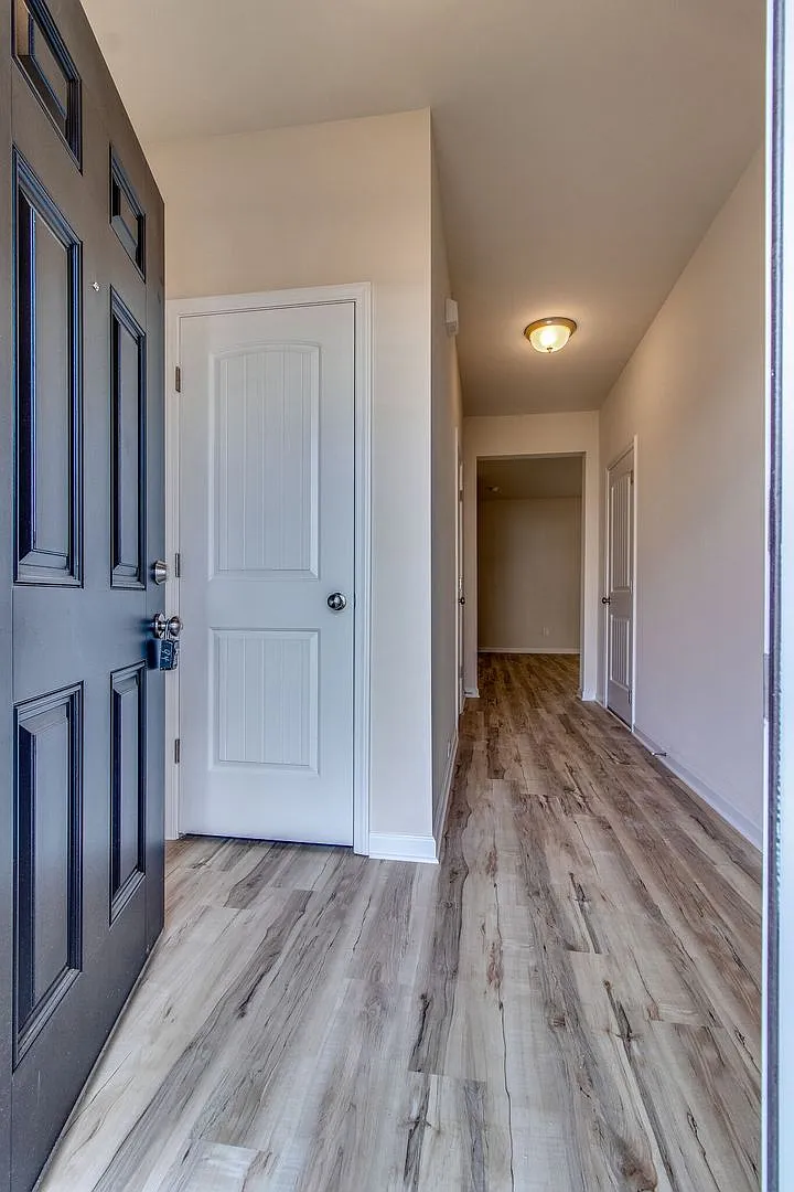 Beautiful 3BR/2.5BA Townhome in Columbia! — Photo 4