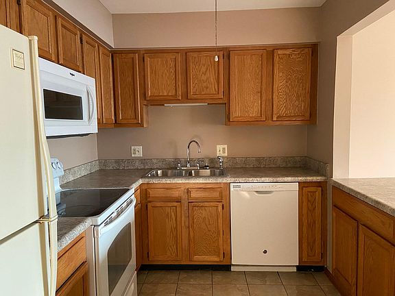 4th image of 16078 Holz Dr Unit 121