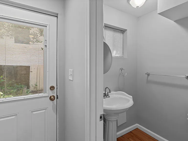513 S Chester St — Photo 6