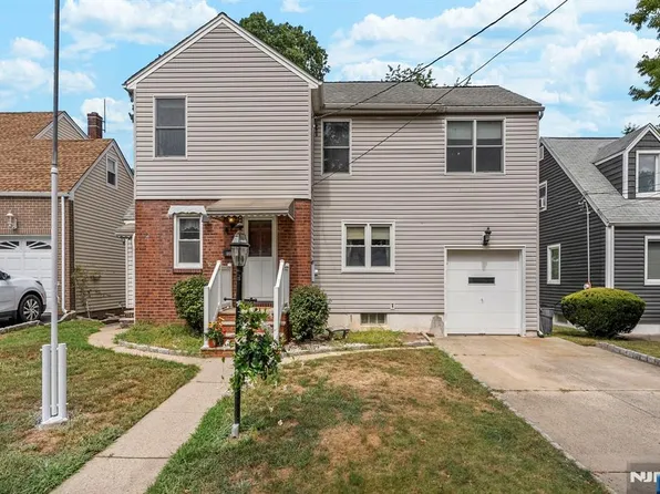 110 Central Ave, Rochelle Park, NJ 07662