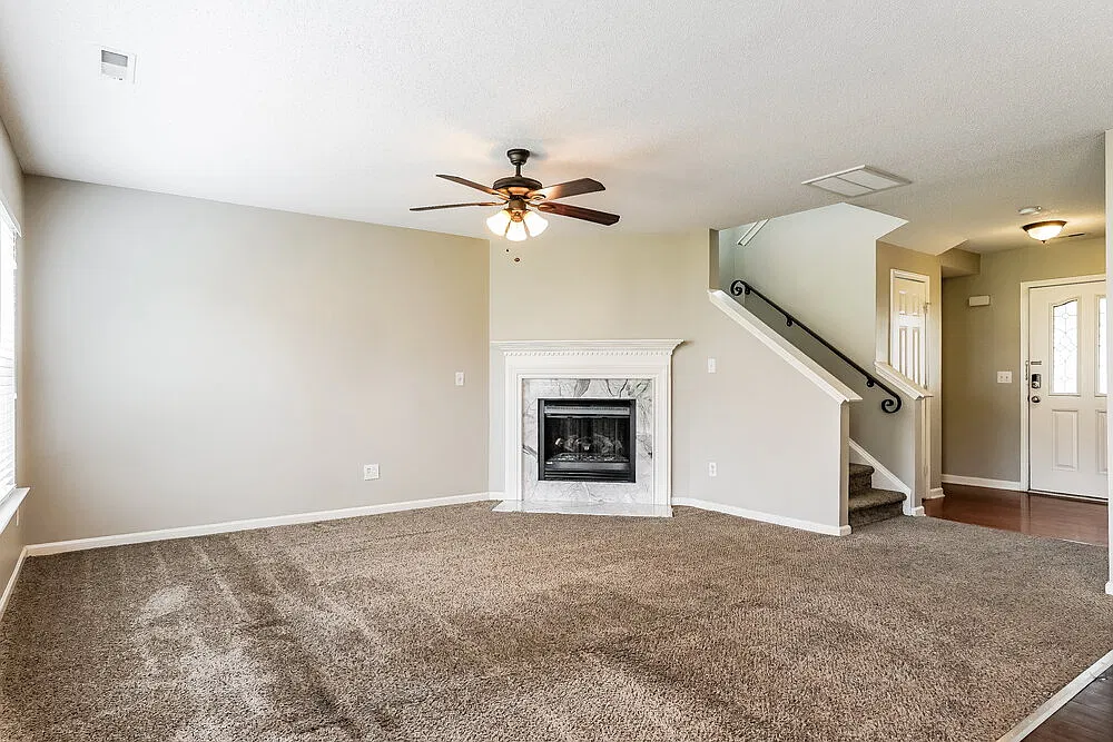 3 bed, 2.5 bath, 1876 sqft, $2,640 — Photo 4