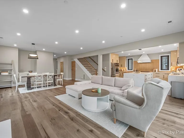 148 Oak St — Photo 9