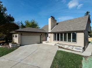5512 Oak Center Dr, Oak Lawn, IL 60453
