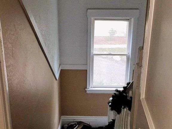 4th image of 2432 Grand Ave S