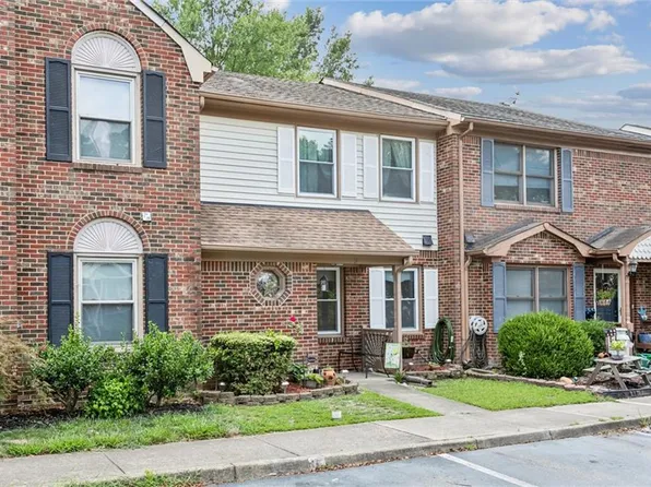 19 Dawn Ln, Hampton, VA 23666