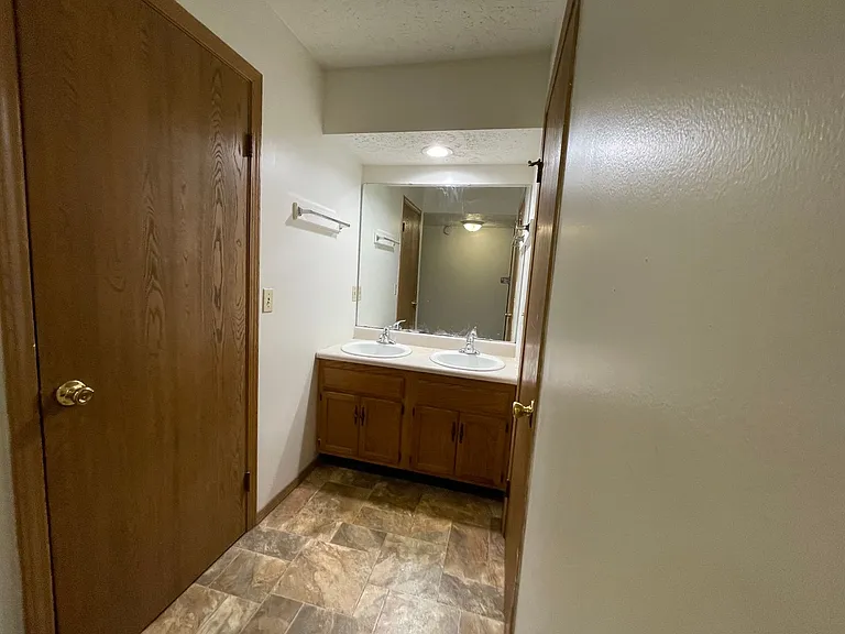 Southfork Apartments — Photo 12