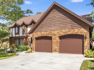 251 Brookside Dr, Elgin, IL 60123