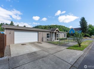 102 N Diamond St, Centralia, WA 98531