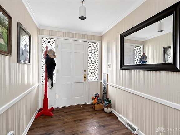 5th image of 30 Lynn Rae Cir