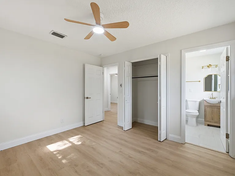 10945 Indies Dr S — Photo 16