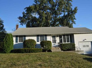 40 Wedgewood Dr, Albany, NY 12211