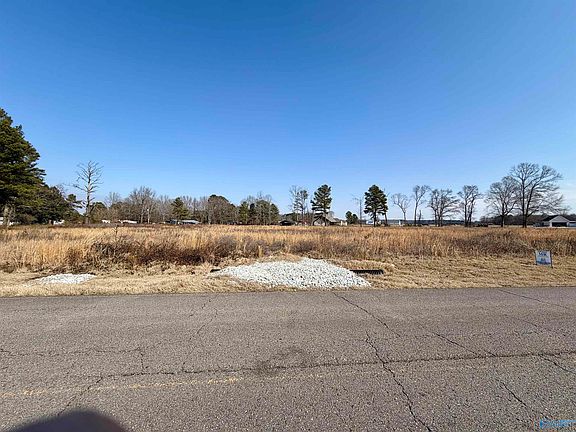 5th image of 20076 Edgewood Rd