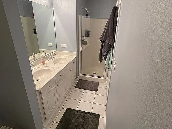 400 Village Cir #216 — Photo 4