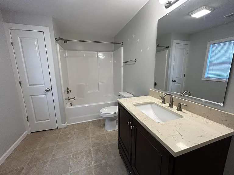 121 Walker St — Photo 10