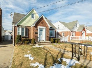 216 Harrison St, Franklin Square, NY 11010