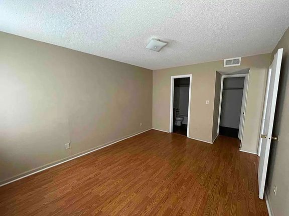 3rd image of 1005 Airport Rd #C6