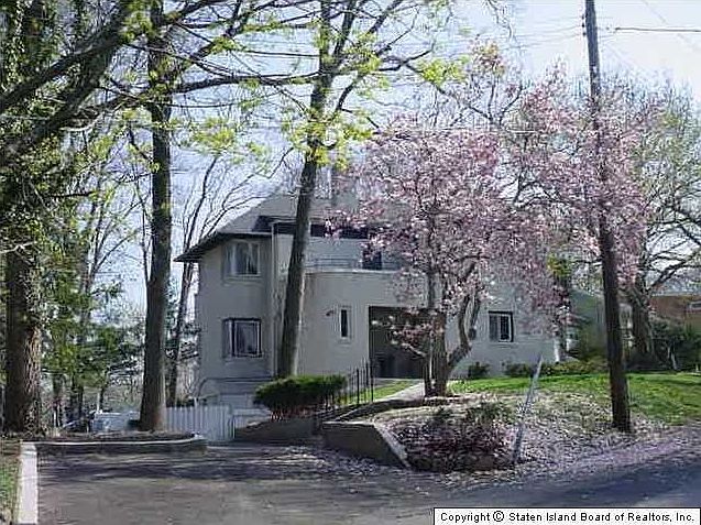 1st image of 5 Longfellow Ave