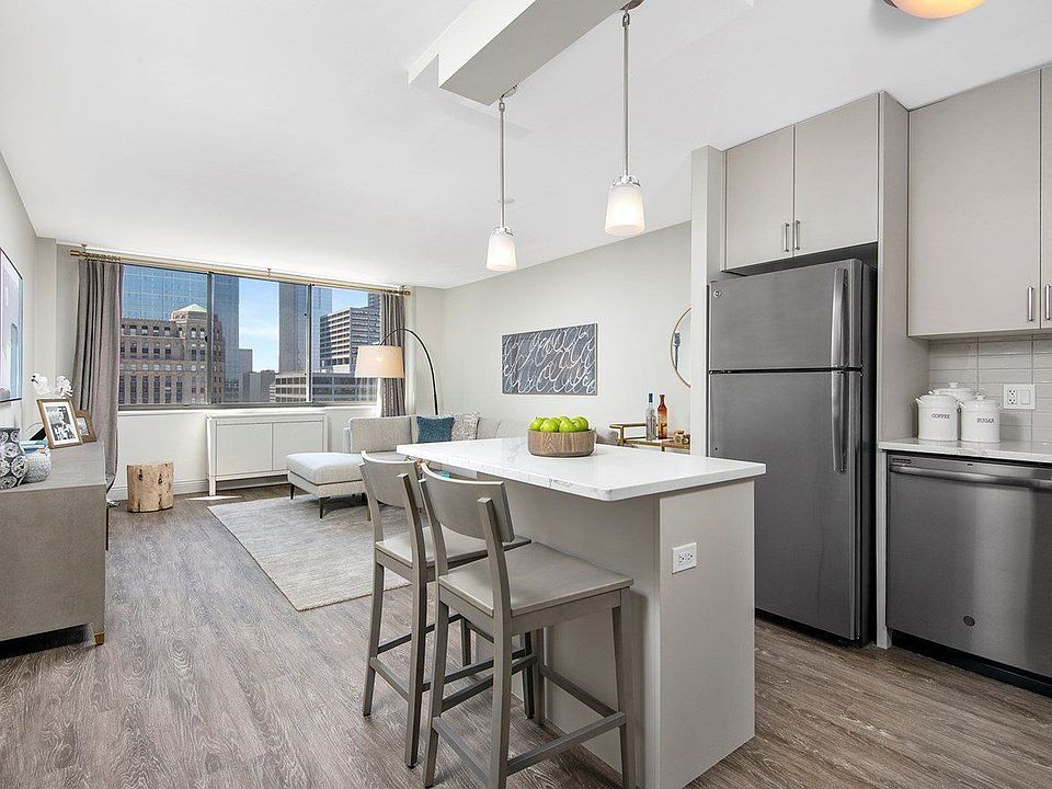 River North Park Apartments and Townhomes 320 W Illinois St Chicago