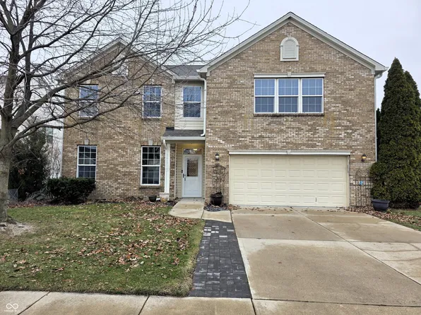 1056 Woodfield Ct, Greenwood, IN 46143