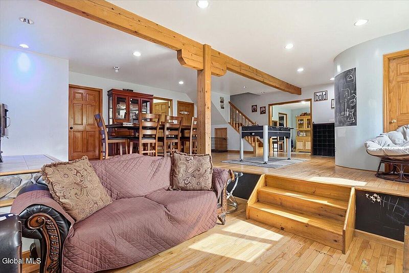 5th image of 146 Finch Road