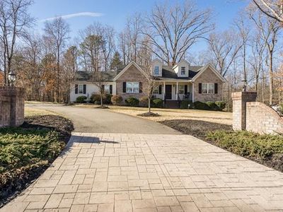 14820 Spruce Ave, Chester, VA, 23836