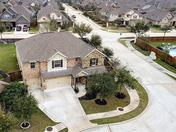 3rd image of 19519 Starbrook Oak Ln