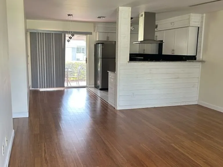 656 Palm View Dr #4 — Photo 6
