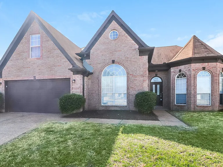 90 Oak Ridge Cv — Photo 1