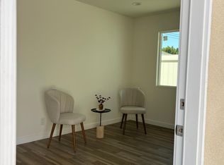 9427 1/2 S 2nd Ave, Inglewood, CA 90305