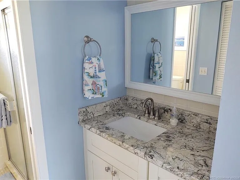 SE Sea Island Way — Photo 38