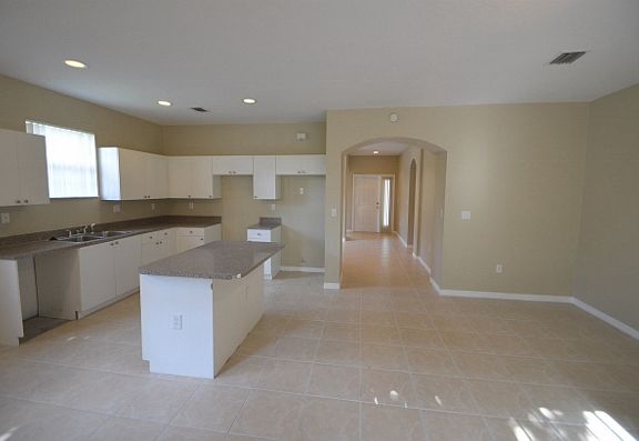 4th image of 2661 SW 88th Ave