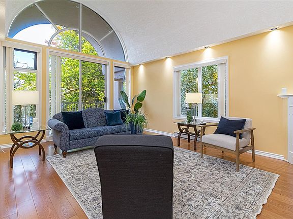 4th image of 9905 5th St #201