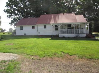 120 E Grove Rd, Gleason, TN 38229