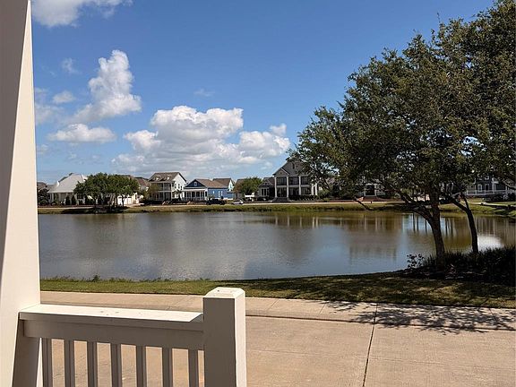 3rd image of 6 Westwind Rd