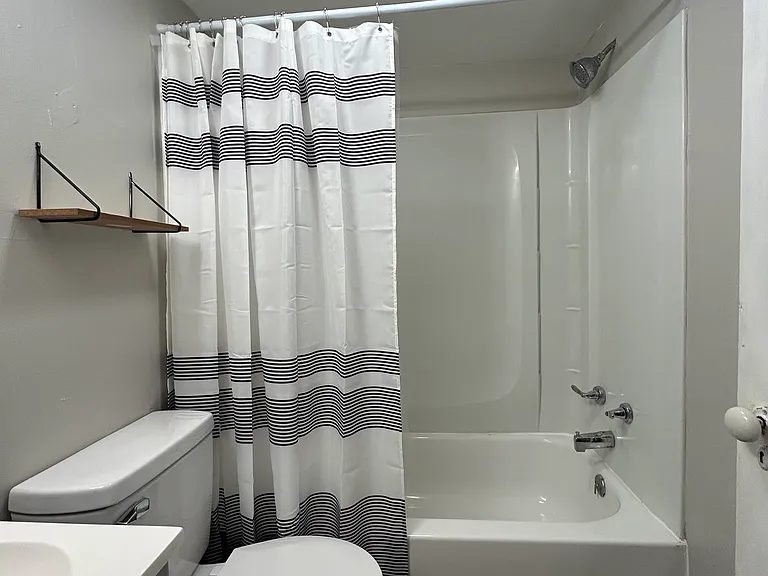 104 North St #B — Photo 8