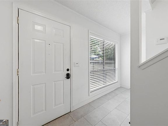 4th image of 1098 Creatwood Pl SE