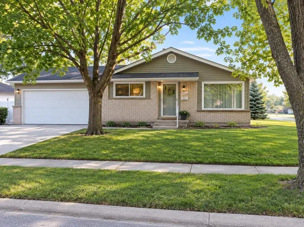 23927 Demley Dr, Clinton Township, MI 48035