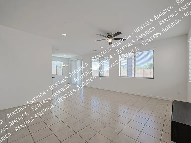 6038 W Hartford Ct — Photo 30
