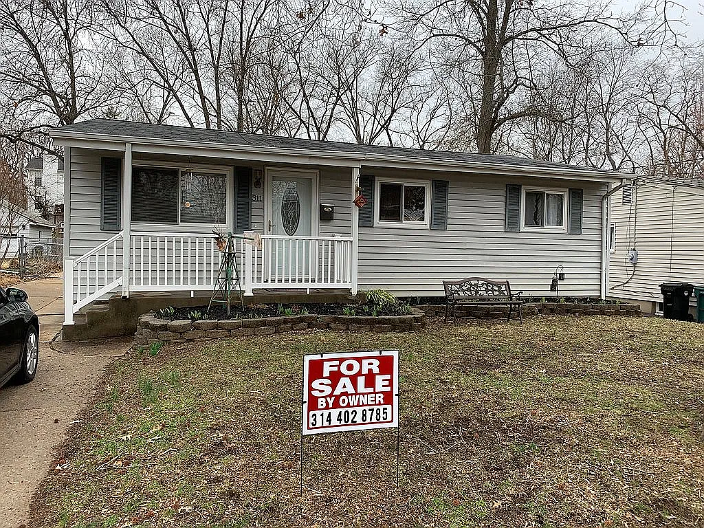311 Crest Ave photo 1