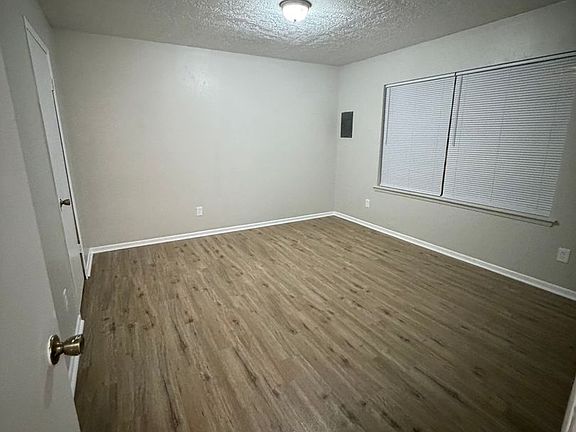 3rd image of 616-716 W Calle Sur St #712
