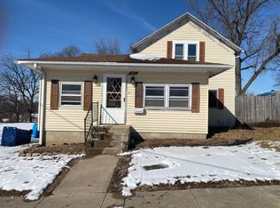402 2nd St, Victor, IA 52347