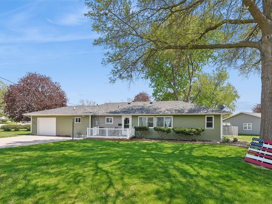 2807 S 2nd Ave E, Newton, IA 50208