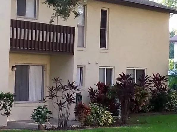 501 E Bay Dr, Largo, FL