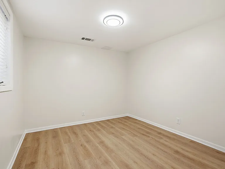 8954 York Rd — Photo 26