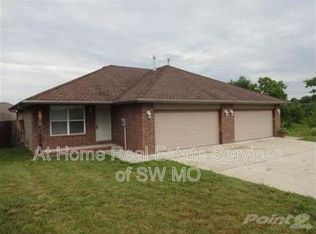 3327 S Parkmont Ct, Springfield, MO 65807