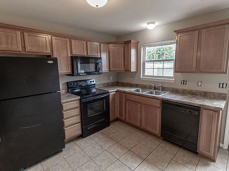 1302 E Brown School Rd — Photo 7